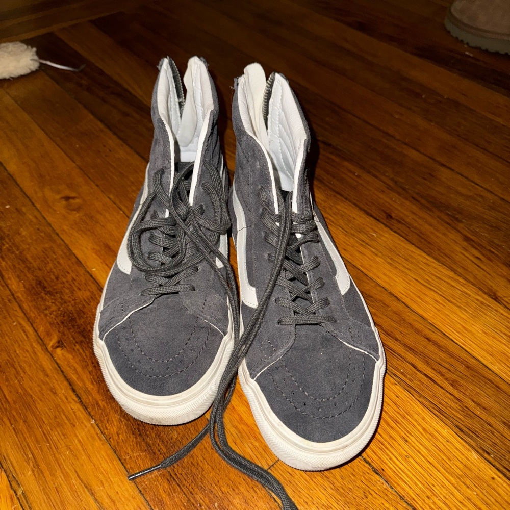 Zip up back gray vans
